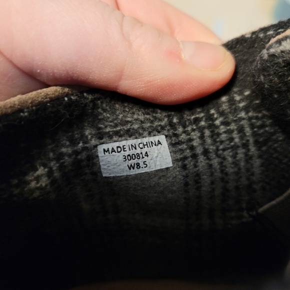 Tom's Desert Wedge Booties - Picture 9 of 9